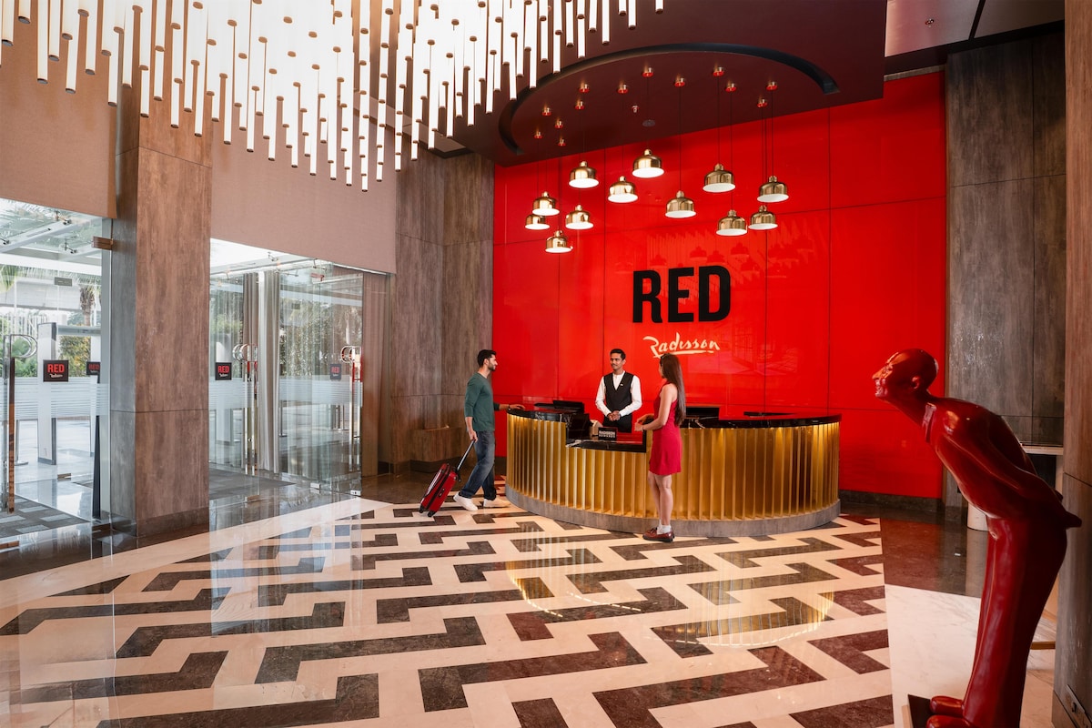 Radisson RED